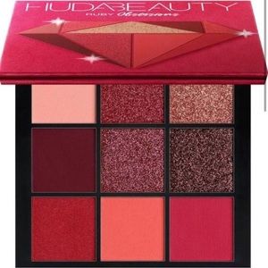 Huda Beauty Ruby Obsessions Palette✨